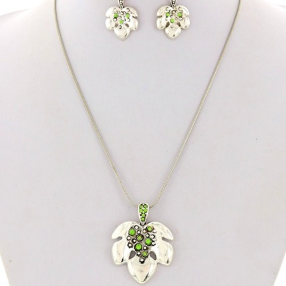 😊 Silver Green Rhinestone Crystal Leaf Pendant Necklace Set